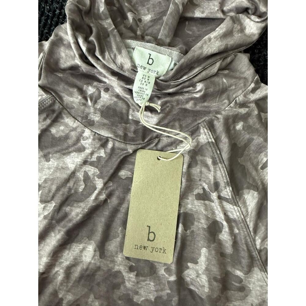 NWT b New York Camo Print Hooded Tunic Top M Long Sleeve Lightweight - Picture 2 of 5